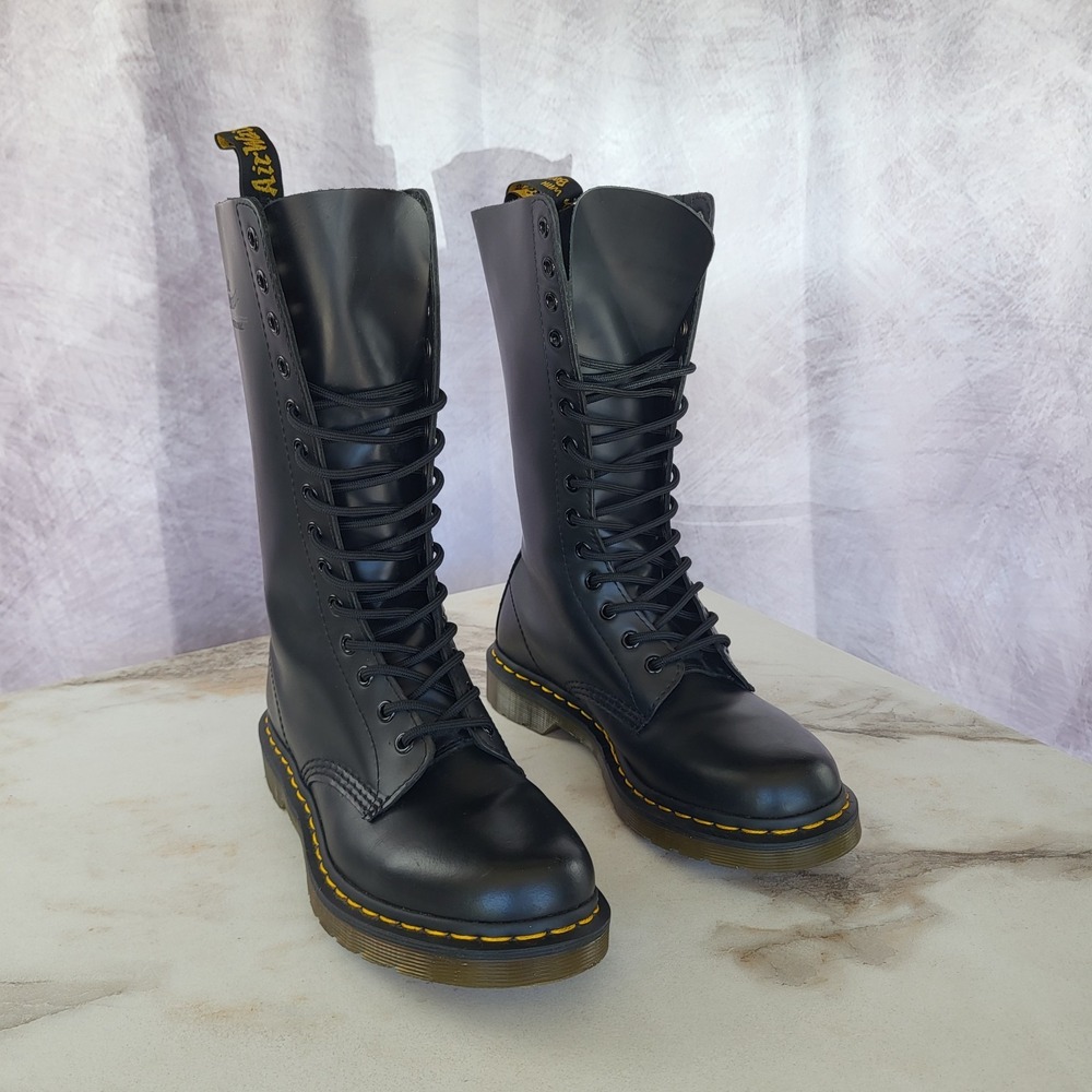 Dr. Martens 1914 W Size 8 14-Eye Tall Lace Up Boots Black Women's